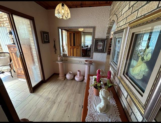 5 BEDROOM HOUSE FOR SALE IN WAVECREST